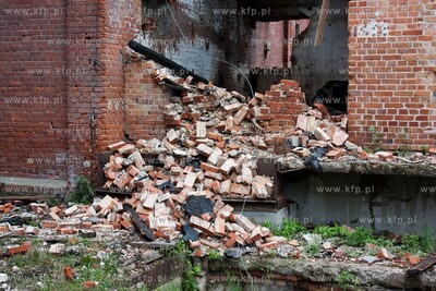 Starogard Gdanski. Zgliszcza zabytkowego mlyna po pozarze....