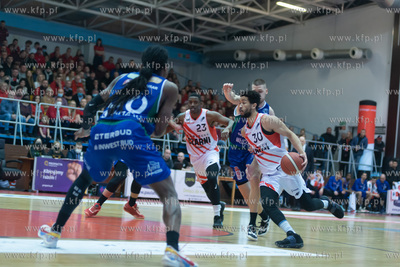 Grupa Sierleccy Czarni Słupsk wygrali 83:77 z Anwilem...