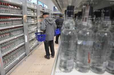 Oficjalne otwarcie dla klientow centrum handlowego...