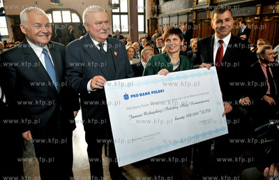 Gdansk, Dwor Artusa. Janina Ochojska, szefowa Polskiej...