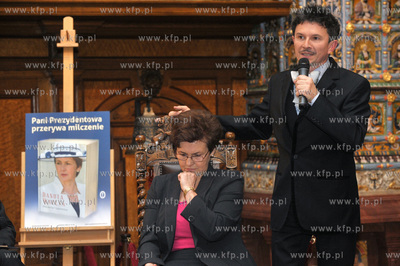 Promocja ksiazki Danuta Walesa marzenia i tajemnice....