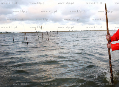 Zalew Wislany. Rybacy z Katow Rybackich Henryk Derkowski...