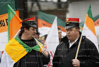 Gdansk. Dworzec Glowny. Protest kolejarzy, ktorzy domagaja...