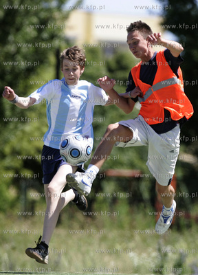 Boisko Zespolu Szkol Ogolnoksztalcacych nr 8 przy ul....