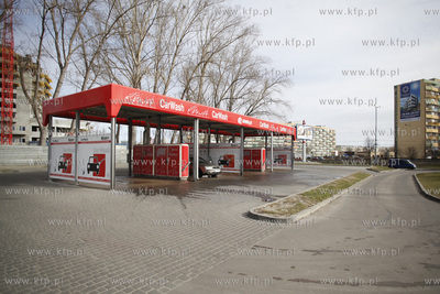 Myjnia bezdotykowa Ehrle na gdanskim Przymorzu.
27.03.2012
fot....