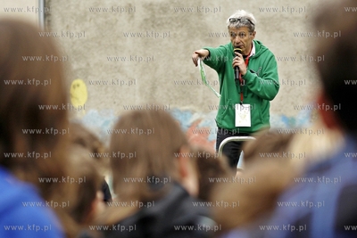 Gdansk Zaspa. Pilkarski turniej dzikich druzyn Do przerwy...