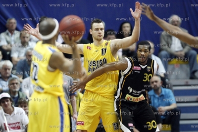 Gdynia. Tauron Basket Liga. Drugi mecz finalowy Asseco...