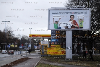 Gdansk. Billbord Dziewczyny z Dredami, ktora szuka...