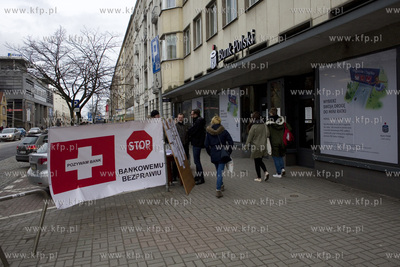 Siedziba banku PKO BP przy ul. 10 Lutego w Gdyni.
24.02.2017
fot....