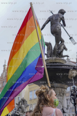 Gdańsk. Manitestacja Jestem LGBT na Długim Targu....