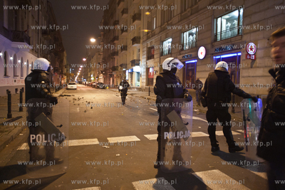 Warszawski "Marsz Niepodległosci" organizowany przez...