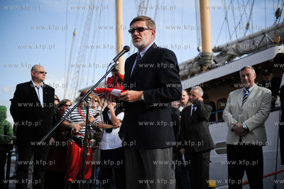 Gdansk. Nabrzeze Targu Rybnego. Chrzest Zaglowca- Kapitan...