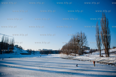 Gdansk. Nowo powstaly zbiornik retencyjny - Madalinskiego,...