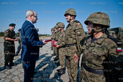 Poligon wojskowy w Ustce. Odbior sprzetu oraz podpisanie...