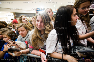 Gdansk. Galeria Baltycka. Spotkanie z Dawidem Kwiatkowskim.
28.11.2013
fot....