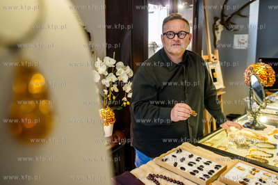 Gdansk. Galeria Bursztynu B&G. Formacja Niezywych Schabuff...