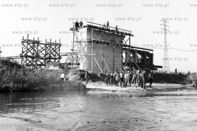 Budowa mostu przez Wisle w Kiezmarku. 09.10.19723pazdziernik72_z.kosycarz_p25Fot....