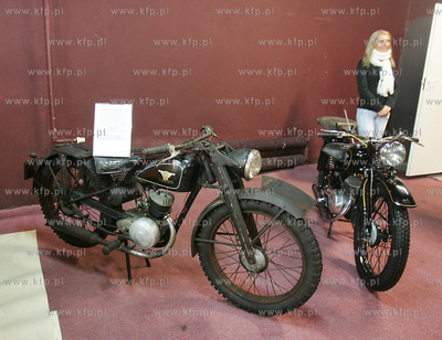 Muzeum Techniki i Komunikacji - Zajezdnia Sztuki w...