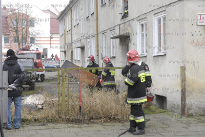 Ustka ul. Krotka - pozar mieszkania na poddaszu budynku...
