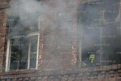 Pozar budynku przy ul. Starowiejskiej 11 w Gdansku-Letnicy....