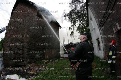 Pozar budynku przy ul. Starowiejskiej 11 w Gdansku-Letnicy....