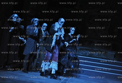 Kosciol Sw. Jana w Gdansku. Performance Swiatynia Sztuk...