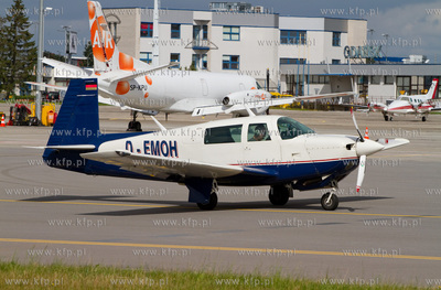 Gdansk,Rebiechowo. Nz. Mooney M20J 201.
02.09.2012
fot....