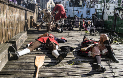 Gdansk. Wyspa Olowianka. Do abordazu - rekonstrukcja...