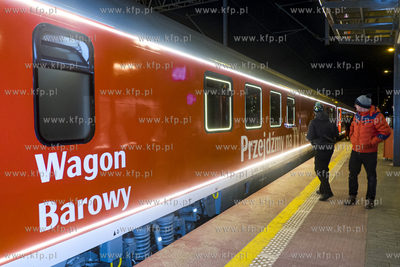 Gdynia. Pociąg Świąteczny Tyskie. 18.12.2022 fot....