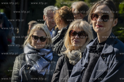 Gdańsk. Cmentarz Łostowicki. Uroczystości pogrzebowe...