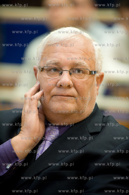 Spotkanie Andrzeja Olechowskiego ze studentami na Wydziale...