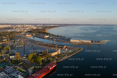 Port Gdańsk, skład celny. 13.05.2017 fot. Wojtek...