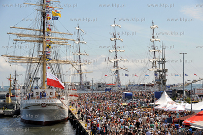 Gdynia. Zlot zaglowcow - The Tall Ships Races 2009....