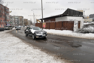 Wycinka drzew  burzenie malych obiektow pod budowe...