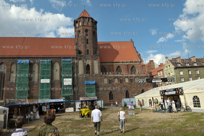 Plac przy kosciele sw. Mikolaja w Gdansku. Wystawa...