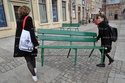 Wedrujace lawki czyli prototypowanie lub inaczej badanie...