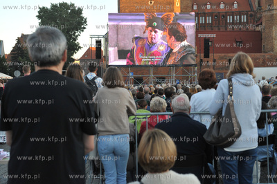 Plenerowa projekcja opery Turandot na Targu Węglowym...