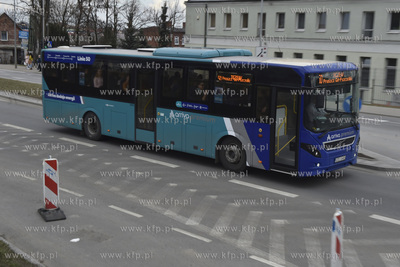 Gdańsk Orunia. Autobus mari Volvo  firmy Arriva linii...