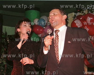 Irena Jarocka i Henryk Wujec spiewaja " Kocha sie raz......