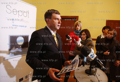 Sopot. Urzad Miasta. Konferencja prasowa Prezydenta...