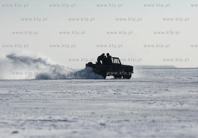 Katy Rybackie. Zamarzniety Zalew Wislany.
24.01.2010
fot....