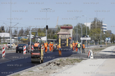 Gdansk. Remont nawierzni na ul. Marynarki Polskiej.30.04.2011
fot....