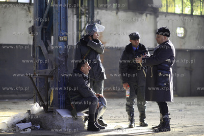 Stocznia Gdańsk. Zespol Big Cyc realizuje teledysk...