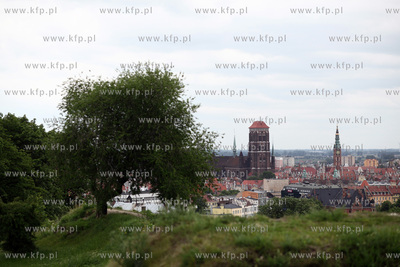 Gdansk widziany z Gory Gradowej. Nz Kosciol Mariacki...