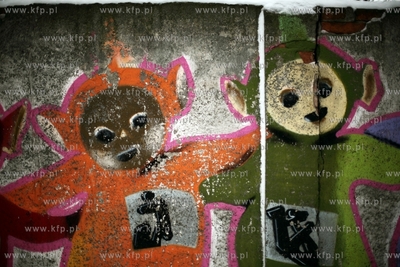 Gdansk Nowy Port. Graffiti na murach portowych.
15.01.2013
fot....