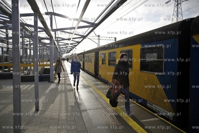 Remont peronu i przejscia podziemnego Szybkiej Kolei...