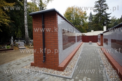 Nowe kolumbarium na cmentarzu w Gdansku Oliwie. 13.10.2014...