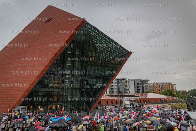 Protest pod Muzeum II Wojny Światowej przeciwko usunięciu...