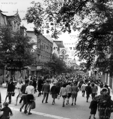 Ul. Monte Cassino w Sopocie podcza Festiwalu Pioseki....