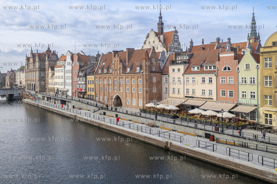 Wyremontowany fragment nabrzeża Motławy przy Długim...